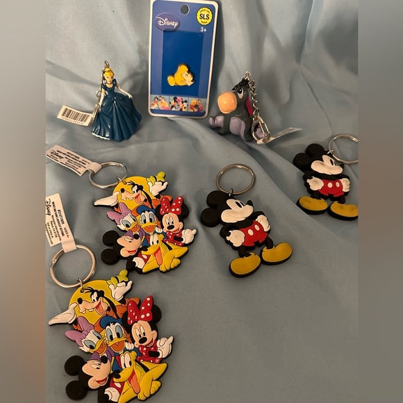 Disney Keychains - Picture 2 of 4